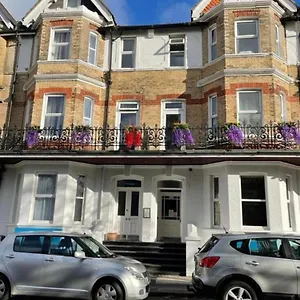 Oyo The Hotel